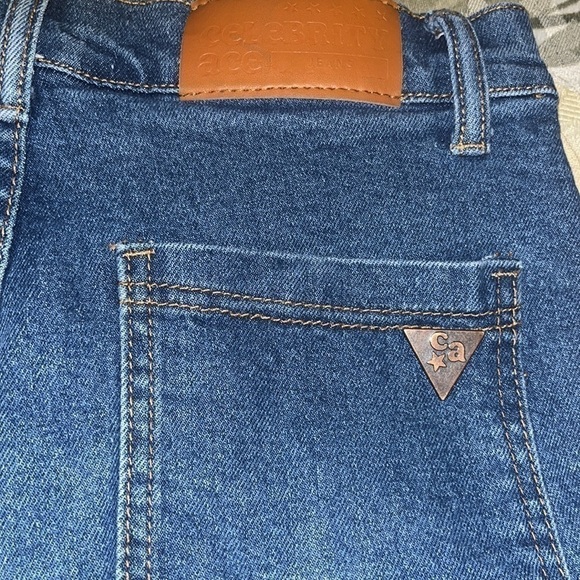 Celebrity Ace Blue Wash The MomsCargo Pocket Jeans - Picture 10 of 10